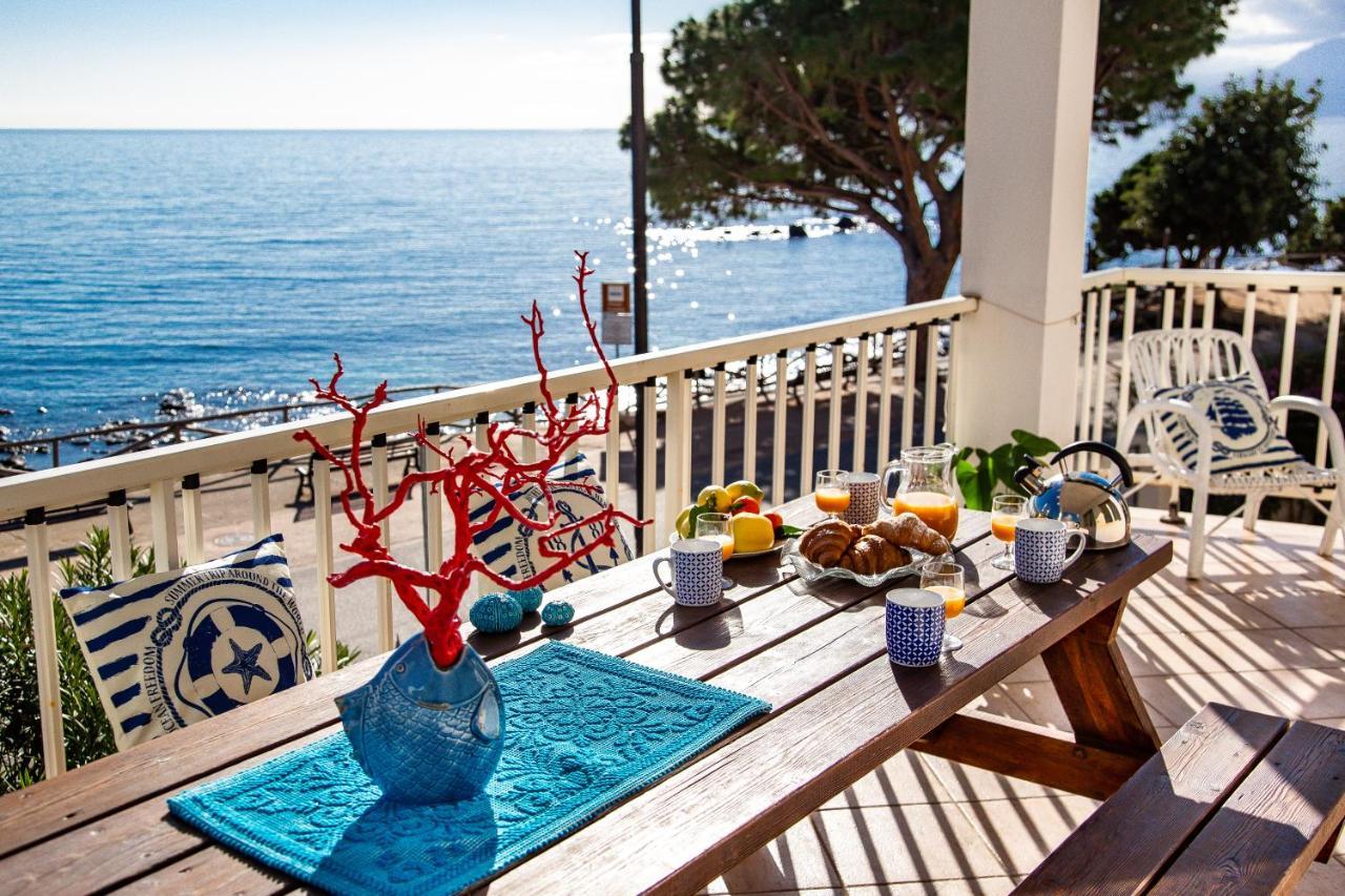 Terrazza Lungomare, E Sei In Spiaggia... 卡拉古诺内 外观 照片